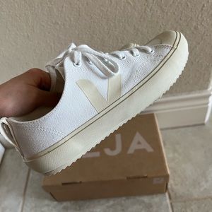 Veja Nova organic cotton-canvas sneakers